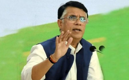 कांग्रेस प्रवक्ता पवन खेड़ा को दो वोटर आईडी मामले में चुनाव आयोग का नोटिस