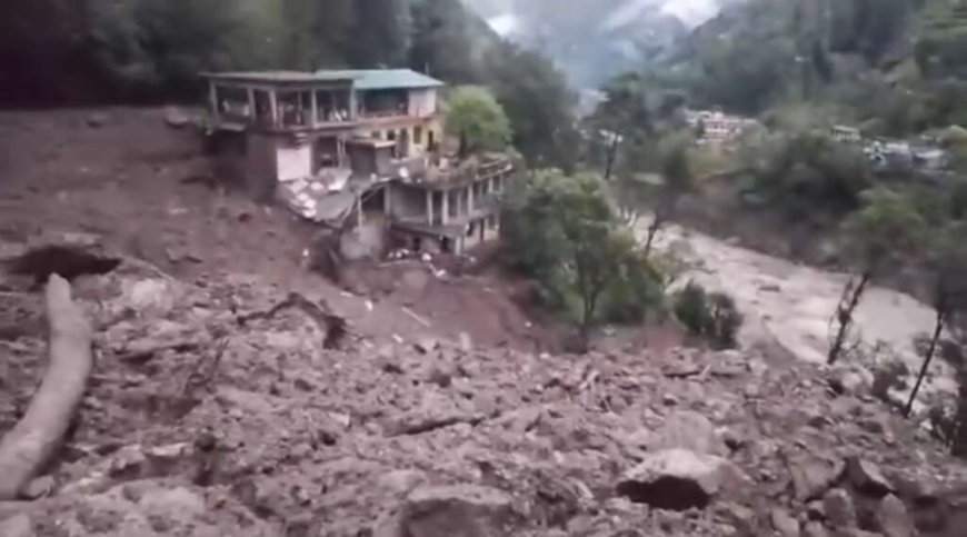 उत्तराखंड में बादल फटने से तबाही: पांच लोग लापता, रेस्क्यू ऑपरेशन जारी