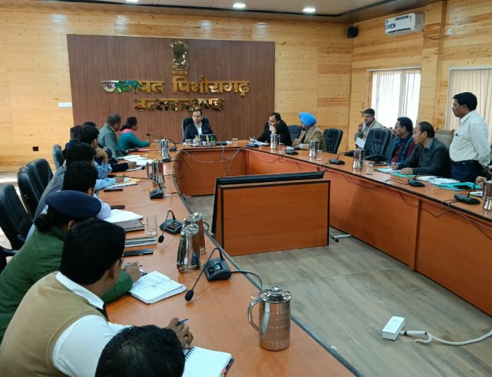 उत्तराखंड में यहाँ डीएम ने लापरवाह अधिकारियों पर की कार्रवाई
