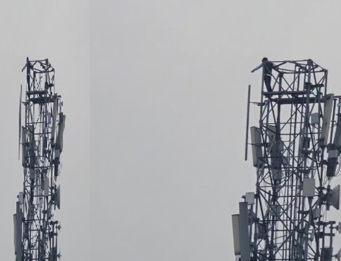 उत्तराखंड: यहाँ शराब के नशे में युवक मोबाइल टावर पर चढ़ा