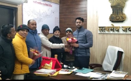 Haridwar news:- नगर निगम कर्मचारी व यूनियन के पदाधिकारी ने कर्मचारियों को नियमित करने पर मुख्यमंत्री धामी का आभार किया व्यक्त