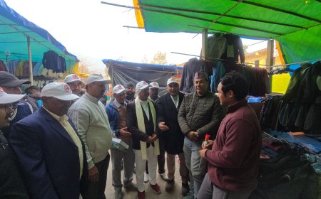 रेडक्रॉस सोसायटी की ‘गांधीगिरी’, गुलाब भेंट कर व्यापारियों से की स्वच्छता की अपील