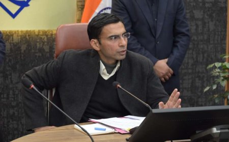 देहरादून: गणतंत्र दिवस समारोह की तैयारियों को लेकर डीएम ने ली महत्वपूर्ण बैठक