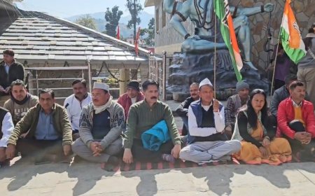 प्रयागराज माघ मेला 2026: शंकराचार्य का अपमान, कांग्रेस का मौन व्रत, भाजपा पर गंभीर आरोप