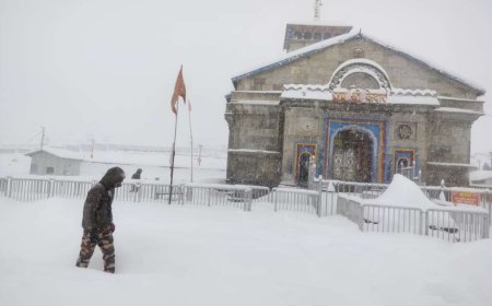 Uttarakhand: केदारनाथ धाम में भारी हिमपात , शून्य से नीचे तापमान के बीच मुस्तैद सुरक्षा बल