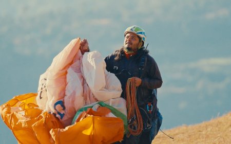 राष्ट्रीय एक्युरेसी पैराग्लाइडिंग प्रतियोगिता के रोमांचक मुकाबलों से कपकोट का आसमान सजा, एडवेंचर टूरिज्म के नए केंद्र के रूप में उभरा क्षेत्र