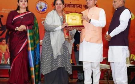 मौजूदा दौर में मातृ शक्ति का विजनरी होना जरूरी: सीएम धामी