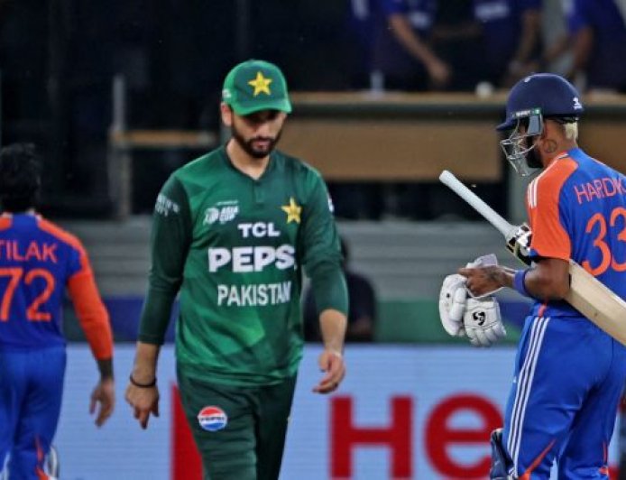 धमकी, बैठक और चेतावनी…आखिर भारत से मैच के लिए ऐसे तैयार हुआ ‘पलटू’ पाकिस्तान!