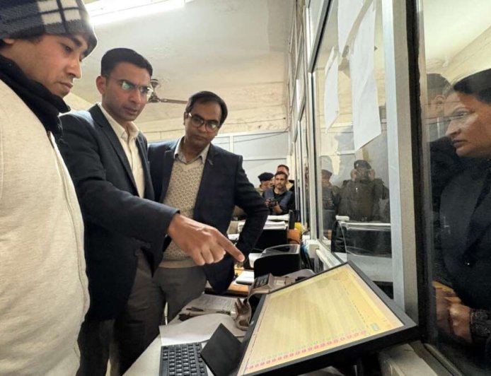 देहरादून: डीएम की संस्तुति पर उप निबन्धक ऋषिकेश निलम्बित, मुख्यालय सम्बद्ध; अनुशासनात्मक कार्यवाही प्रारम्भ