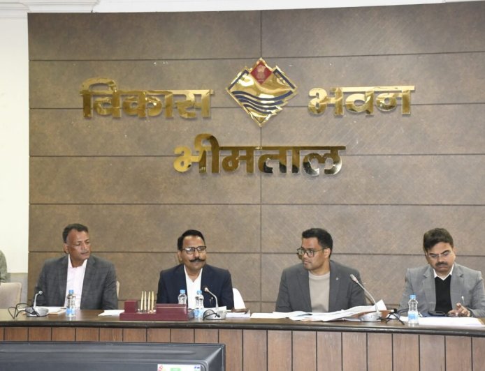 भीमताल :(बड़ी खबर) DM रयाल ने ली विभागों की बैठक, सभी अधिकारियों को 10 मार्च तक पूर्ण बजट खर्च करने के निर्देश