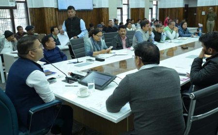 रुद्रप्रयाग: जिलाधिकारी ने जनता की समस्याएँ सुनी, 16 शिकायतों का तुरंत समाधान