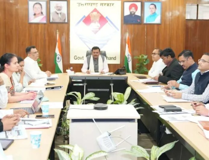 देहरादून: मुख्य सचिव की अध्यक्षता में व्यय-वित्त समिति की बैठक, कई विकास परियोजनाओं को मिली मंजूरी
