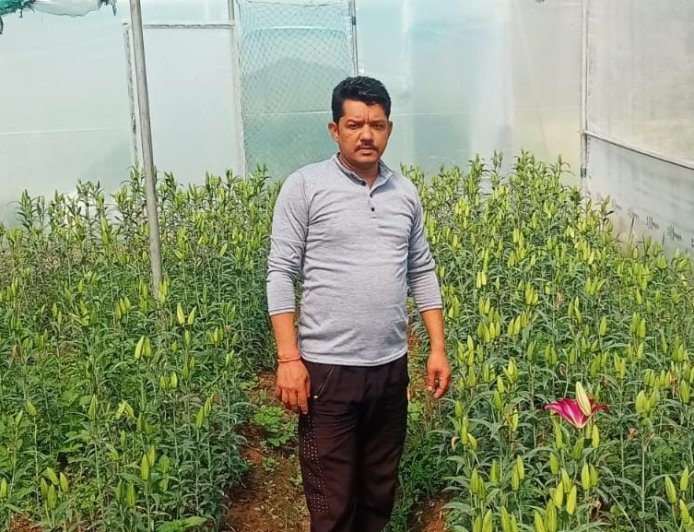 बसंत उत्सव में कपकोट के प्रगतिशील किसान दीपक सिंह गढ़िया सम्मानित