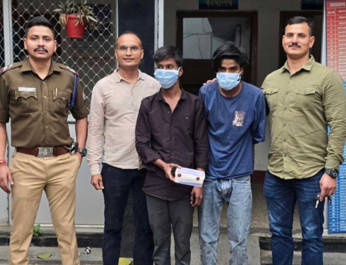नैनीताल: मोबाइल लूटकर गूगल पे से 42,000 रुपये उड़ाने वाले दो शातिर युवक गिरफ्तार