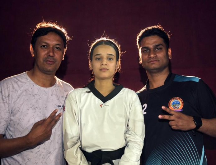 अंतर विश्वविद्यालयी ताइक्वांडो प्रतियोगिता में अलीशा मनराल ने जीता रजत पदक