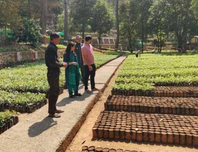 नक्षत्र वाटिका को पर्यटन हब के रूप में किया जाएगा विकसित: डीएम आकांक्षा कोंडे