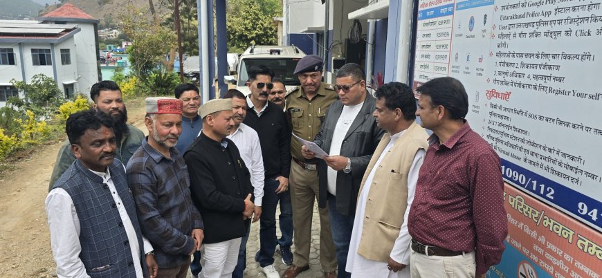 जाम की समस्या पर कांग्रेस का प्रदर्शन, एसपी कार्यालय में सौंपा ज्ञापन