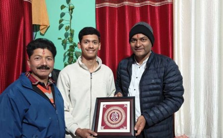 चंपावत: गौरव जोशी ने CDS परीक्षा में प्राप्त की 114वीं रैंक, जिलाधिकारी ने किया सम्मानित