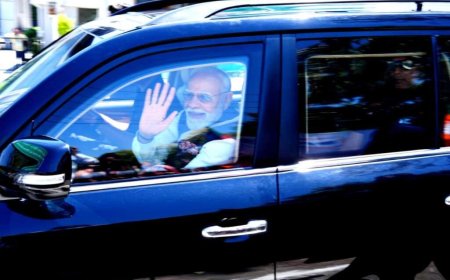 देहरादून में पीएम मोदी का भव्य 12 किमी रोड शो: जनसैलाब का उमड़ता उत्साह