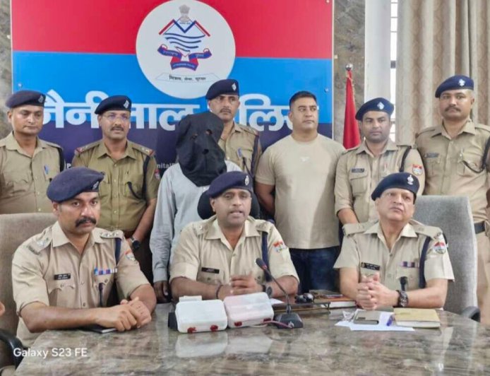 हल्द्वानी: राजमिस्त्री बनकर घरों की रैकी करने वाला चोर गिरफ्तार, 9 लाख की ज्वैलरी और नकदी बरामद