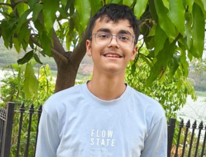 बागेश्वर में CBSE बोर्ड परीक्षा में रक्षित पंत बने जिला टॉपर, 98.2% अंक के साथ किया नाम रोशन