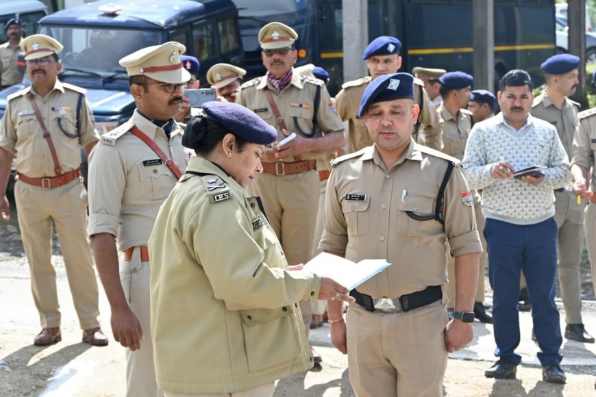 पिथौरागढ़: IG कुमाऊं द्वारा परेड निरीक्षण एवं अपराध समीक्षा गोष्ठी का आयोजन – नवाचार और सुरक्षा की नई दिशा