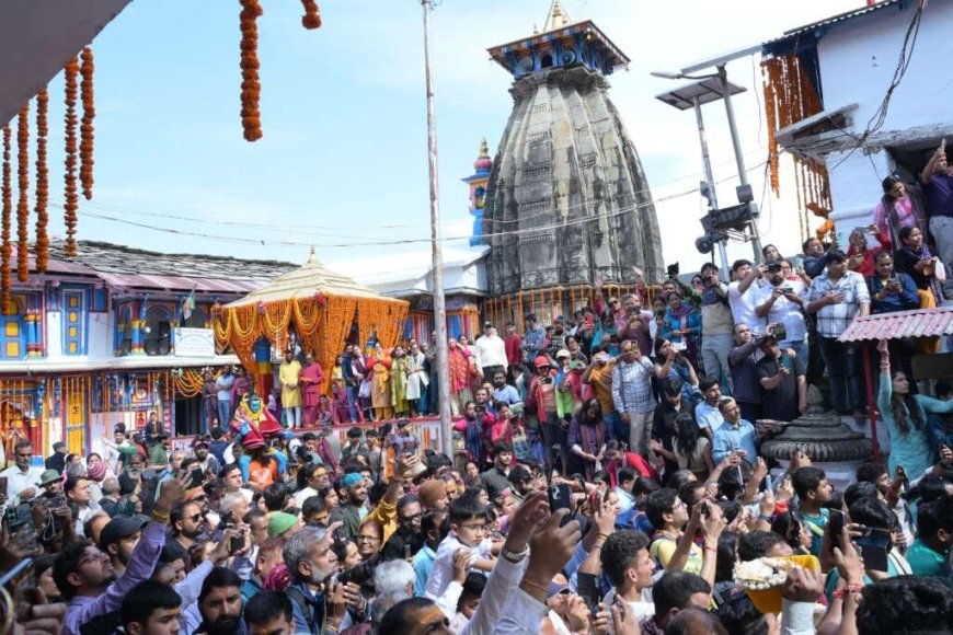 रुद्रप्रयाग: बाबा केदार की पंचमुखी डोली ओंकारेश्वर मंदिर से केदारनाथ की ओर प्रस्थान