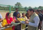 खटीमा: लोहियाहेड हेलीपैड पर सीएम धामी ने जनसमस्याएं सुनीं, त्वरित समाधान के दिए निर्देश