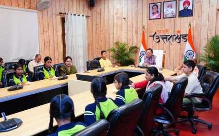 मुख्यमंत्री धामी ने बालिकाओं के साथ सुनी पीएम मोदी की ‘मन की बात’, कहा- यह प्रेरणा का सशक्त माध्यम है