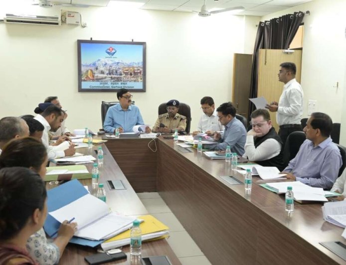 गढ़वाल भूमि धोखाधड़ी मामलों पर कड़ी कार्रवाई: 24 एफआईआर की अनुमति, 125 की समीक्षा