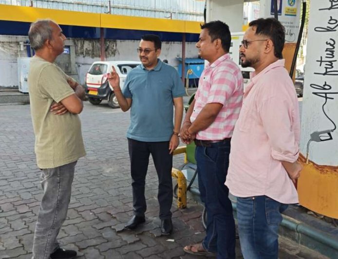 हल्द्वानी में ईंधन की भरपूर उपलब्धता, सिटी मजिस्ट्रेट ने की पेट्रोल पंपों की जांच