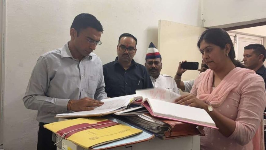 देहरादून में विकासनगर सब-रजिस्ट्रार कार्यालय में डीएम सविन बंसल की छापेमारी ने खोली गंभीर अनियमितताओं की परतें
