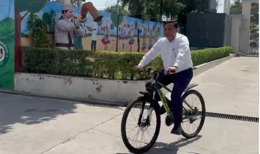 उत्तराखंड के IAS अधिकारी बंशीधर तिवारी की अनूठी पहल: साइकिल यात्रा के माध्यम से पर्यावरण संरक्षण