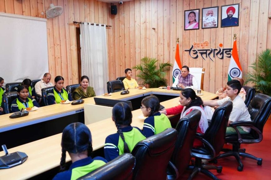 मुख्यमंत्री धामी ने बालिकाओं के साथ सुनी पीएम मोदी की ‘मन की बात’, कहा- यह प्रेरणा का सशक्त माध्यम है