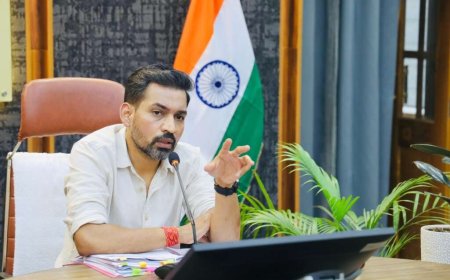 देहरादून जिला प्रशासन की संवेदनशील पहल: गंभीर बीमारियों से जूझ रहे बच्चों का निःशुल्क उपचार सुनिश्चित, चिन्हीकरण अभियान तेज