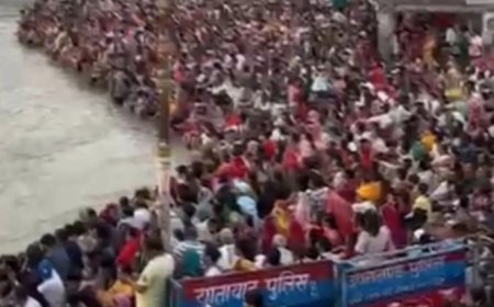 हरिद्वार में सोमवती अमावस्या स्नान के लिए उमड़ी श्रद्धालुओं की भीड़