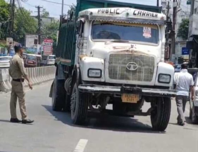 लालकुआं: DM के आदेश पर RTO ने अवैध खनन वाहनों के खिलाफ की सख्त कार्रवाई