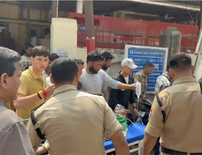 कपकोट सड़क हादसा: टाटा 407 खाई में गिरी, चालक की मृत्यु और पांच महिलाएं घायल