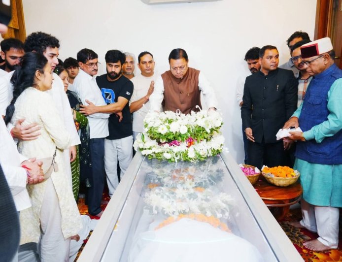 उत्तराखंड: मुख्यमंत्री धामी ने जसपाल राणा को दी श्रद्धांजलि, परिजनों से मिलकर जताया शोक