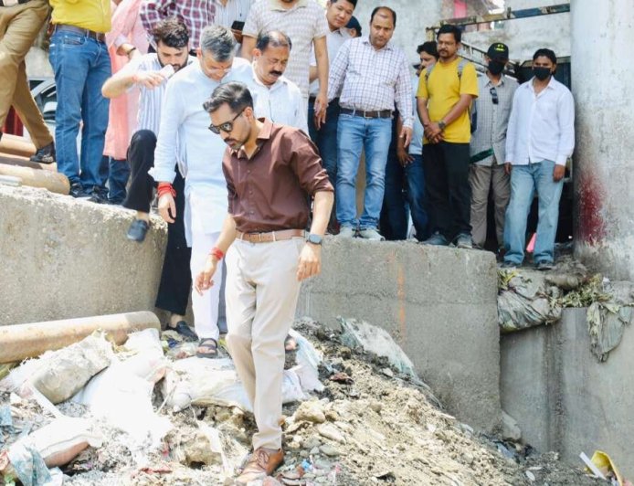 रिस्पना नदी का पुनरुद्धार: प्रशासन ने सफाई अभियान को लेकर उठाए सख्त कदम