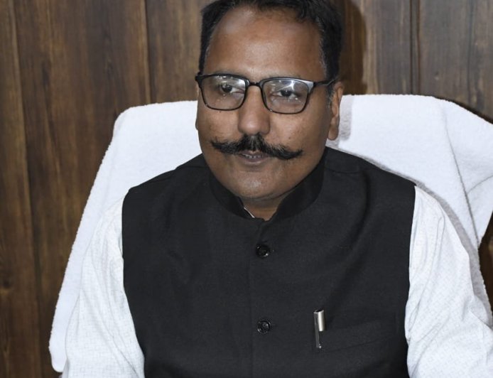 नैनीताल प्रशासन का बड़ा कदम: फुटपाथों पर अतिक्रमण के खिलाफ शुरू होगा सख्त अभियान