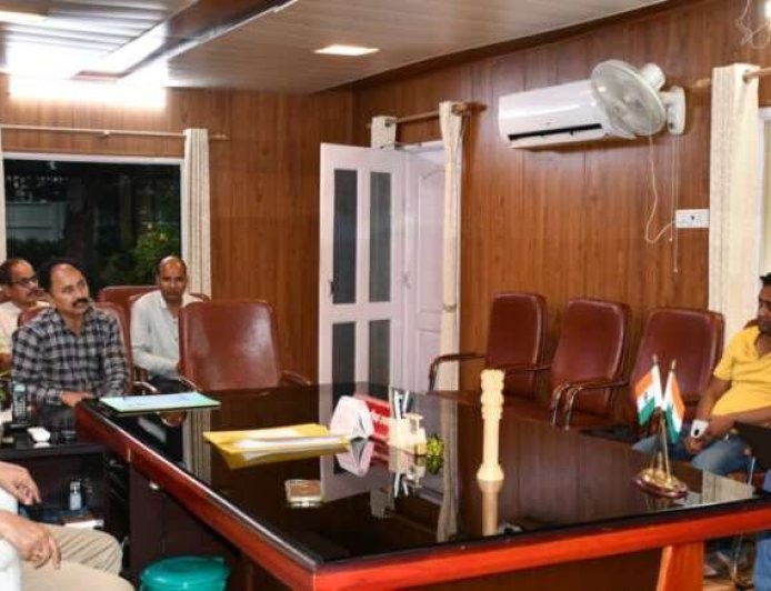 हल्द्वानी: RTE एडमिशन में फर्जीवाड़े के खिलाफ सख्त कार्रवाई, आयुक्त दीपक रावत ने शुरू की जांच