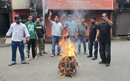 वीर चंद्र सिंह गढ़वाली का अपमान: विधायक दिलीप सिंह रावत के पुतला दहन के साथ संघर्ष वाहिनी का विरोध प्रदर्शन