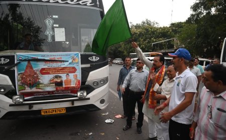 हल्द्वानी : यहां सोमनाथ तीर्थयात्रियों के दल को हरी झंडी दिखाकर किया रवाना
