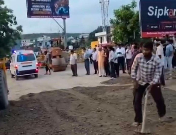 धामी सरकार का त्वरित कदम: 12 घंटे में बहाल किया नंदा की चौकी मार्ग, बारिश से राहत मिली