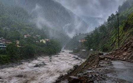 उत्तराखंड में अगले 24 घंटों के लिए मौसम का अलर्ट, 12 जिलों में फ्लैश फ्लड का खतरा