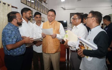 देहरादून: मुख्यमंत्री धामी ने कर्मचारी संगठनों के प्रतिनिधियों से की मुलाकात, मांगे सुनकर दिए समाधान के निर्देश