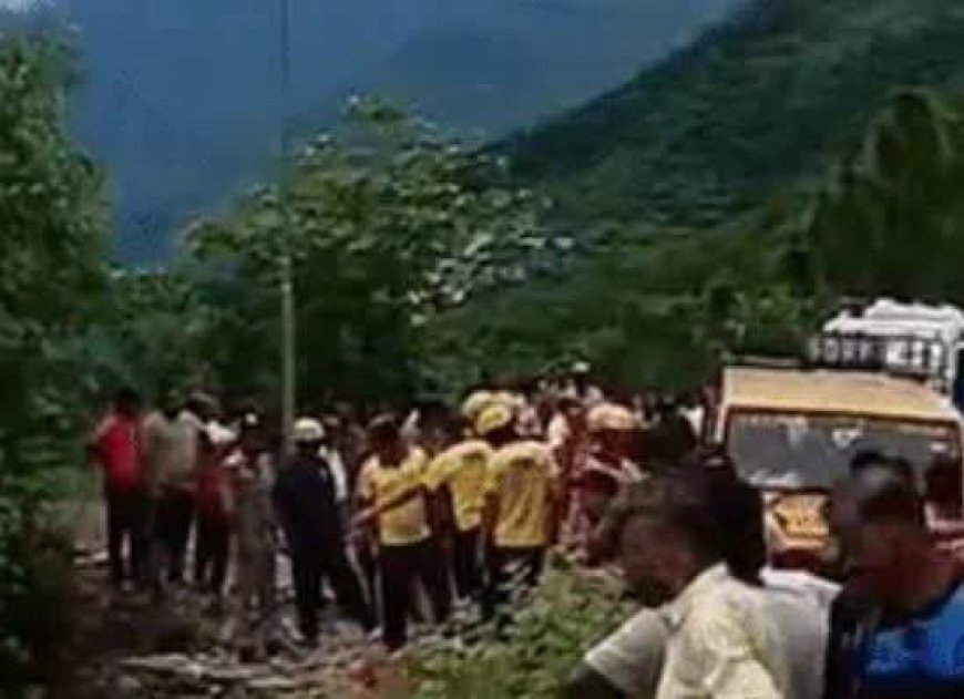 उत्तराखंड हादसा: गहरी खाई में बही कार, पांच की जान गई, एक बच्चा घायल