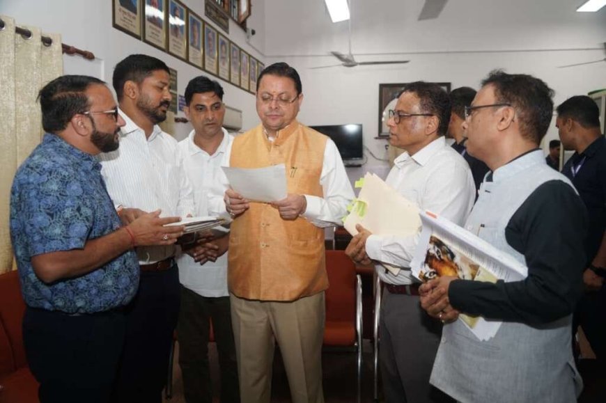 देहरादून: मुख्यमंत्री धामी ने कर्मचारी संगठनों के प्रतिनिधियों से की मुलाकात, मांगे सुनकर दिए समाधान के निर्देश
